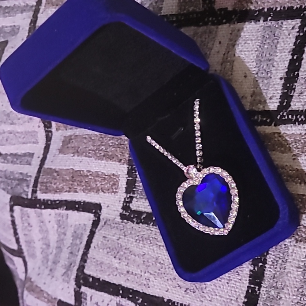 Titanic Heart Of The Ocean Blue Heart Necklace titanic necklace with velvet case